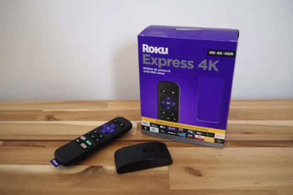 Roku Express 4K - Streaming Fácil y Accesible en 4K HDR - Imagen 2